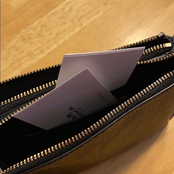 Coach wristlet- New with Tag - Picture 6 of 8